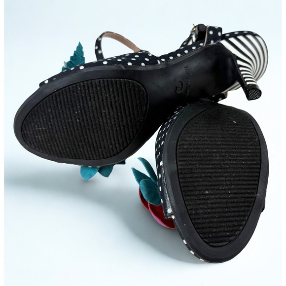 Betsey Johnson  Polka Dot Floral Heels Size 7 Strappy Sandals Fun Playful Pinup - Picture 6 of 7